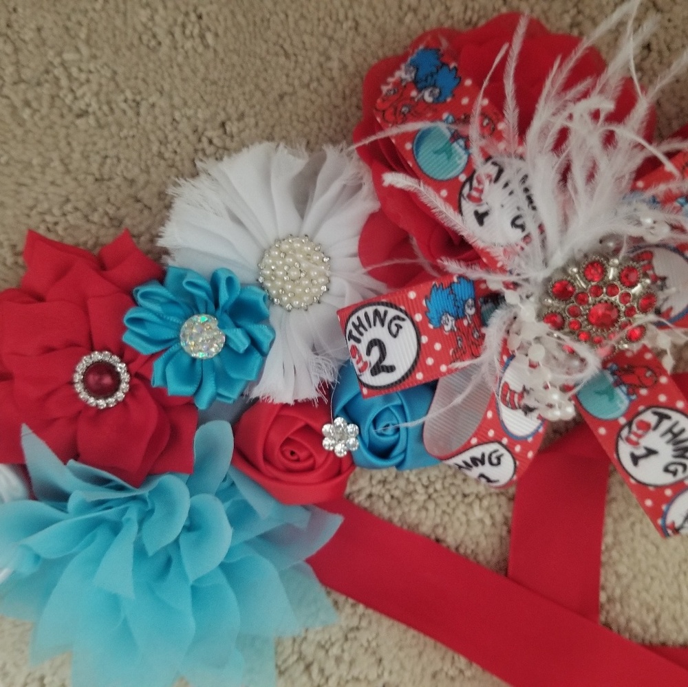 Baby shower belly band and daddy to be pin